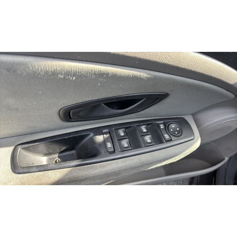 Pretensionneur de ceinture avant droit RENAULT MEGANE 3 Photo n°14