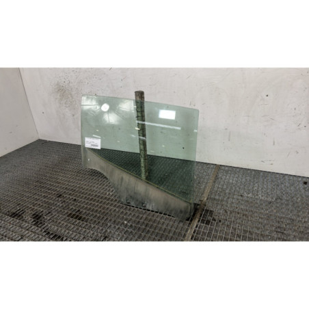 Vitre arriere droit RENAULT CLIO 4