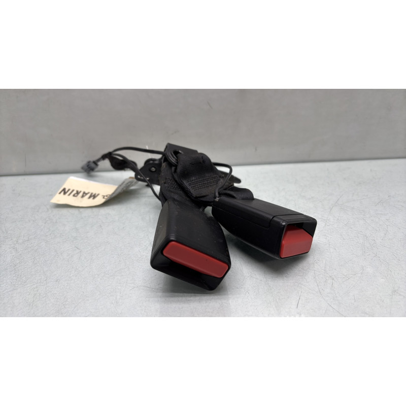 Attache ceinture arriere droit RENAULT CLIO 4 Photo n°1