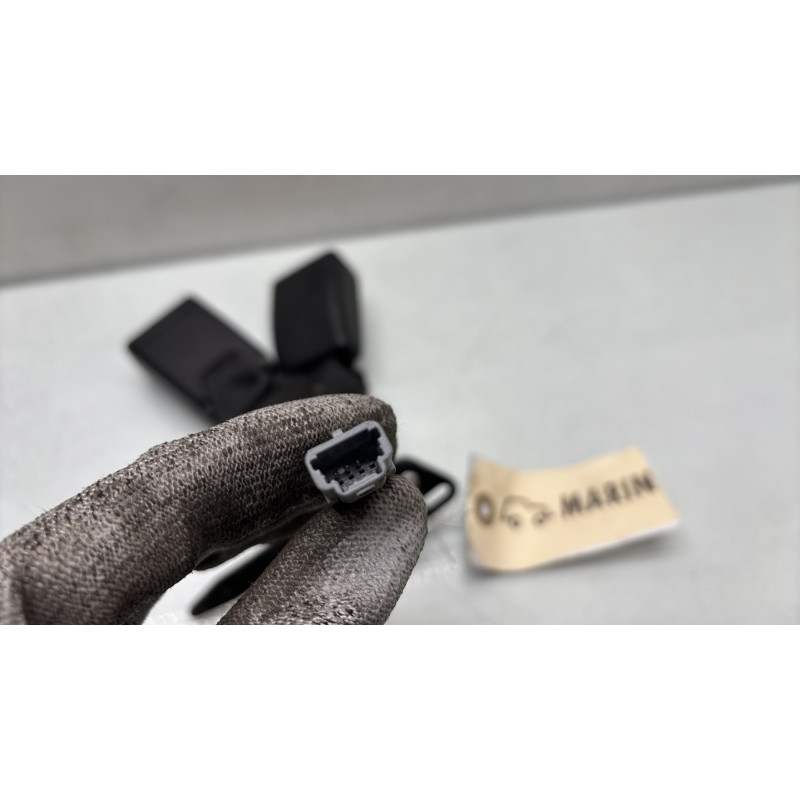 Attache ceinture arriere droit RENAULT CLIO 4 Photo n°3