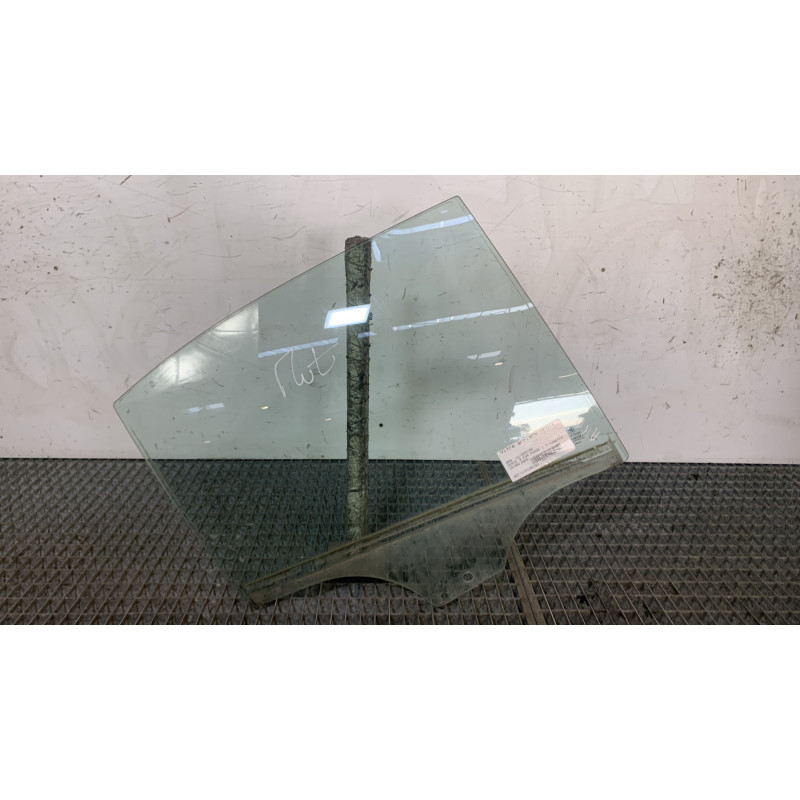 Vitre arriere droit BMW SERIE 3 E90 Photo n°1
