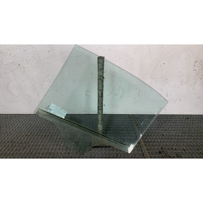 Vitre arriere droit BMW SERIE 3 E90 Photo n°4