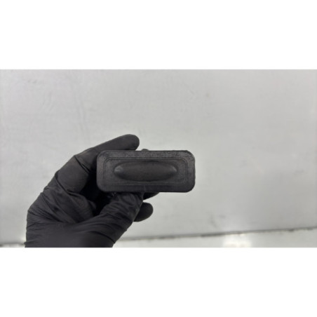 Bouton de coffre RENAULT CLIO 3 Photo n°1