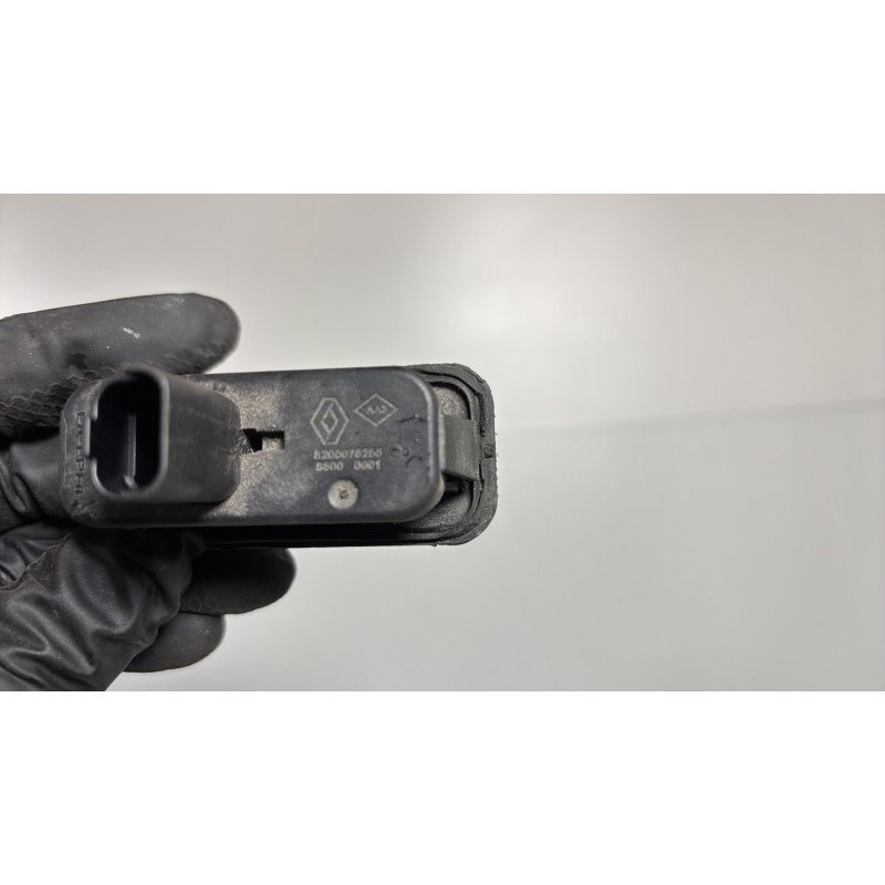 Bouton de coffre RENAULT CLIO 3 Photo n°3