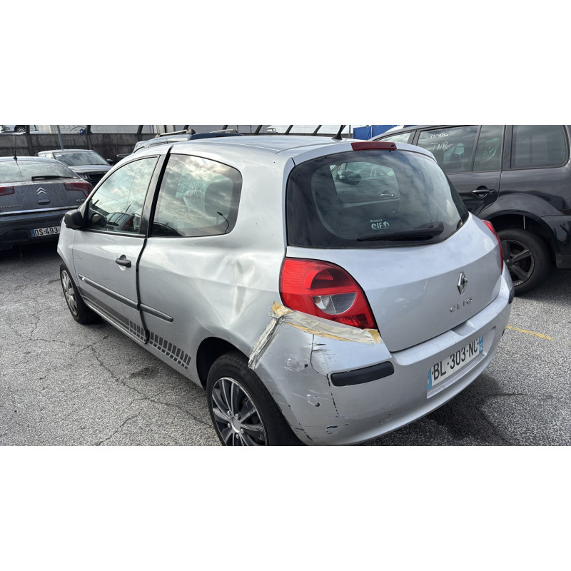 Bouton de coffre RENAULT CLIO 3 Photo n°8