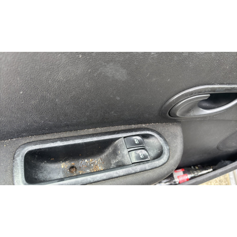 Bouton de coffre RENAULT CLIO 3 Photo n°14