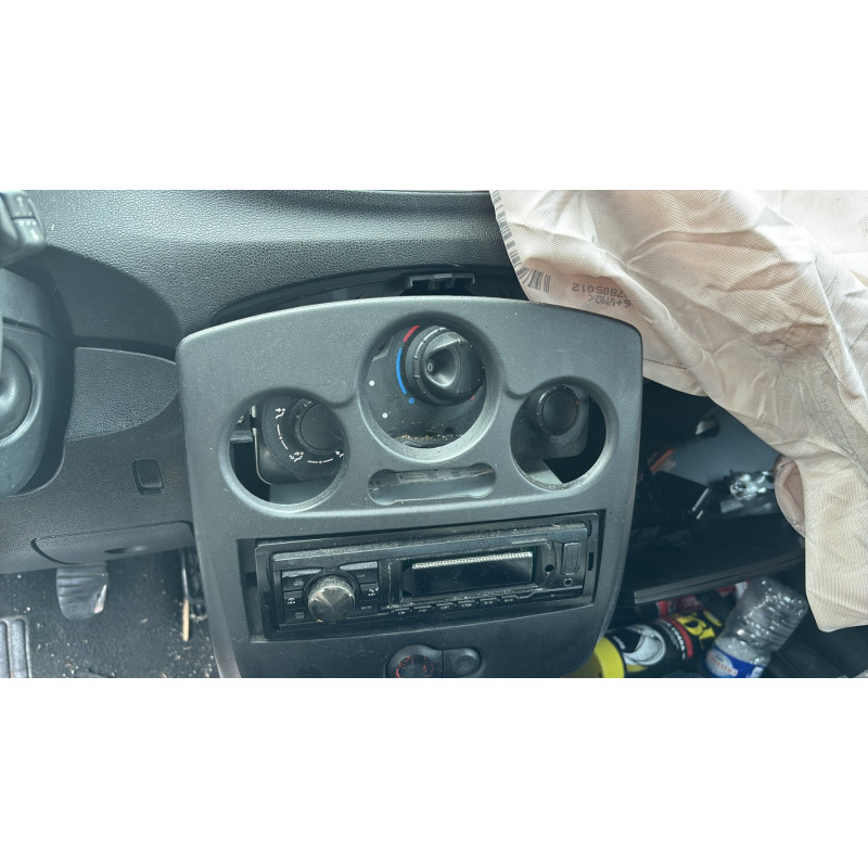 Bouton de coffre RENAULT CLIO 3 Photo n°19