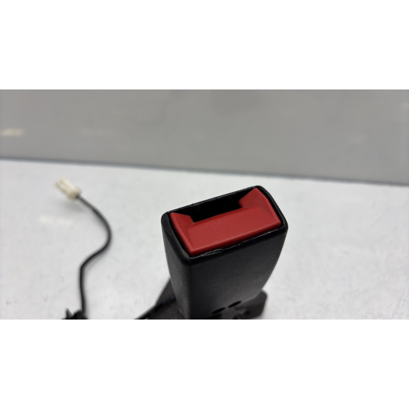 Attache ceinture avant gauche PEUGEOT 308 2 Photo n°4