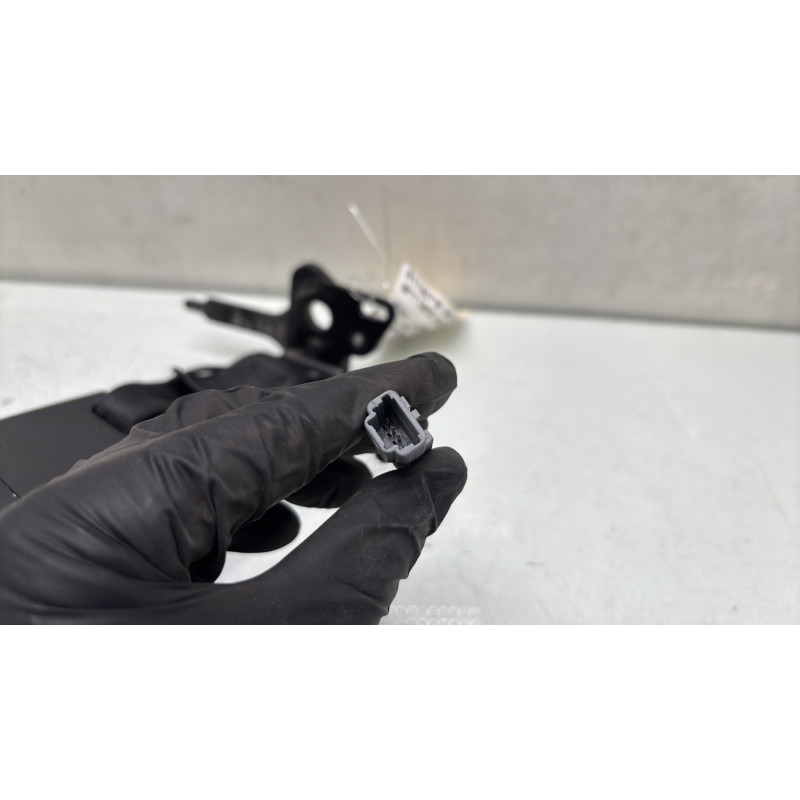 Attache ceinture arriere droit RENAULT CLIO 4 Photo n°3