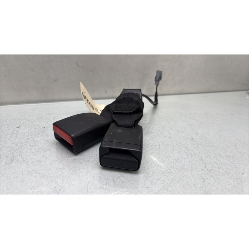 Attache ceinture arriere gauche RENAULT CLIO 4 Photo n°1