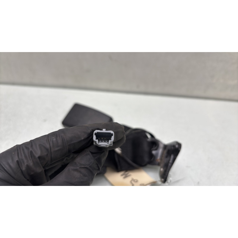 Attache ceinture arriere gauche RENAULT CLIO 4 Photo n°4