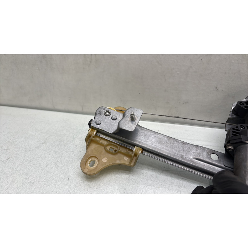 Leve vitre electrique arriere gauche RENAULT CLIO 4 Photo n°4