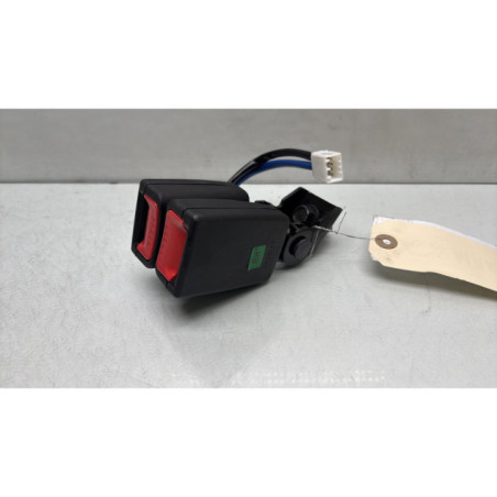 Attache ceinture arriere droit HYUNDAI I 20 1