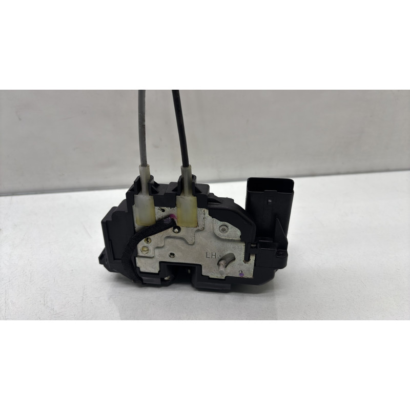 Serrure arriere gauche HYUNDAI I 20 1 Photo n°4