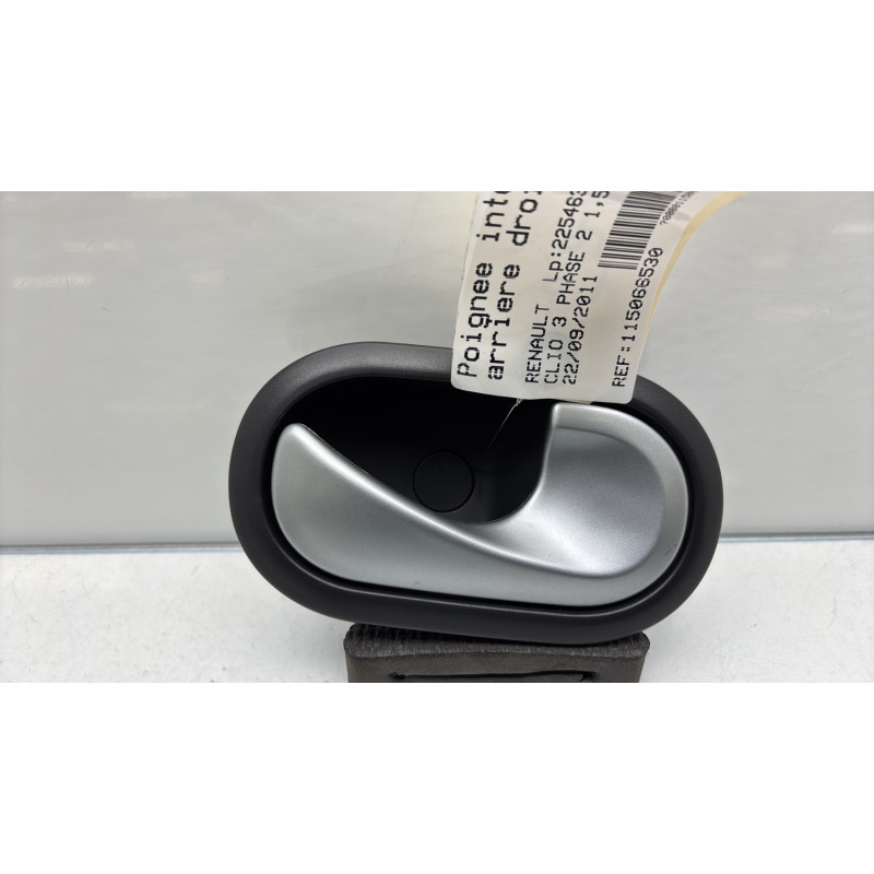 Poignee interieur arriere droit RENAULT CLIO 3 Photo n°1