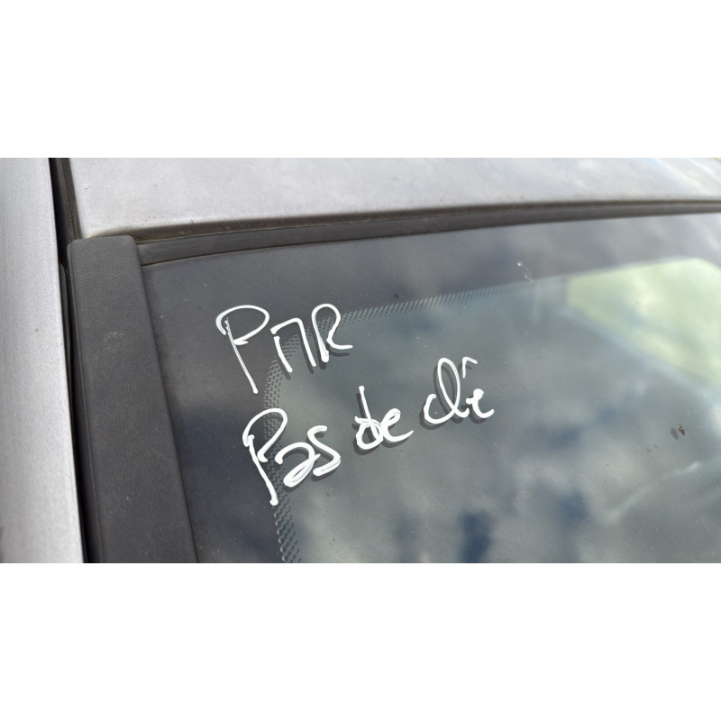 Poignee interieur arriere droit RENAULT CLIO 3 Photo n°12
