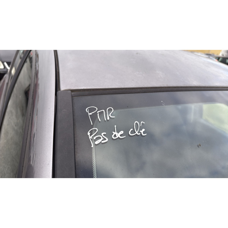 Poignee interieur arriere droit RENAULT CLIO 3 Photo n°20
