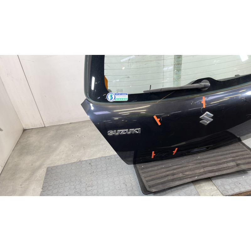 Malle/Hayon arriere SUZUKI SWIFT 3 Photo n°5