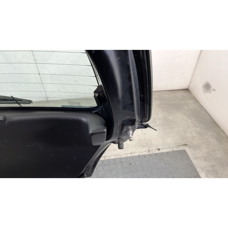 Malle/Hayon arriere SUZUKI SWIFT 3 Photo n°12