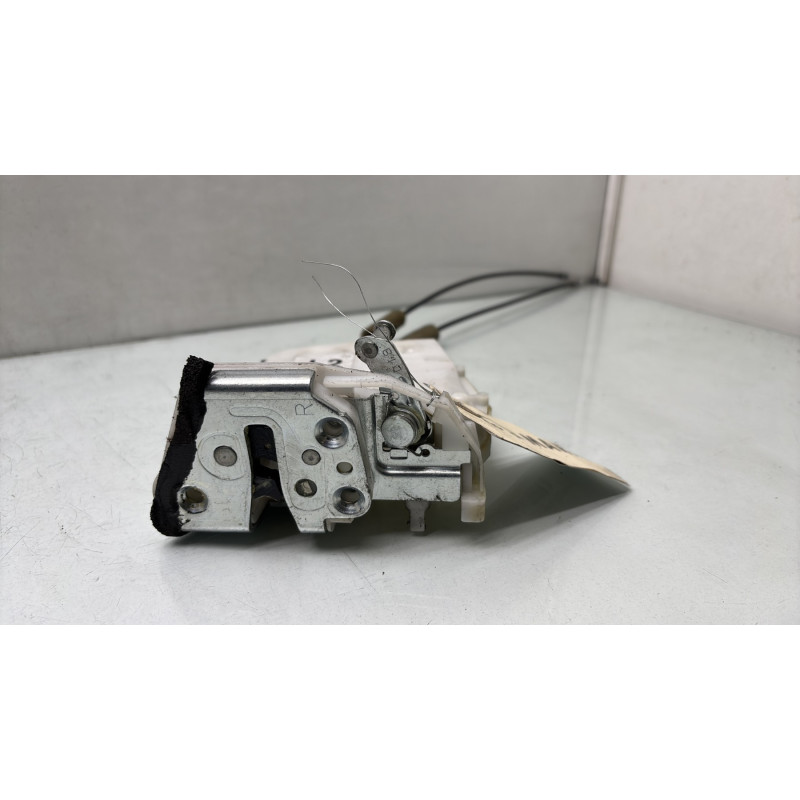 Serrure arriere droit SUZUKI SWIFT 3 Photo n°1