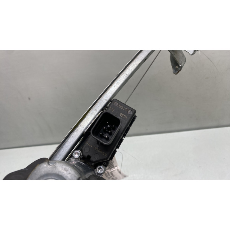 Leve vitre electrique arriere droit OPEL ZAFIRA B Photo n°5
