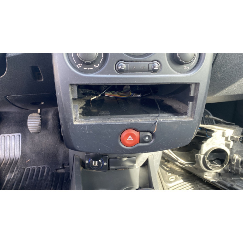 Porte avant droit RENAULT CLIO 3 Photo n°10
