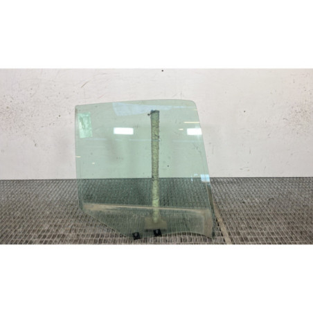 Vitre arriere droit RENAULT CLIO 2 Photo n°1