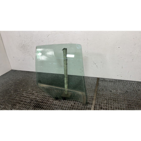 Vitre arriere droit RENAULT CLIO 2
