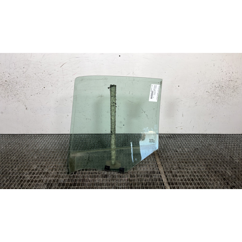Vitre arriere droit RENAULT CLIO 2 Photo n°4