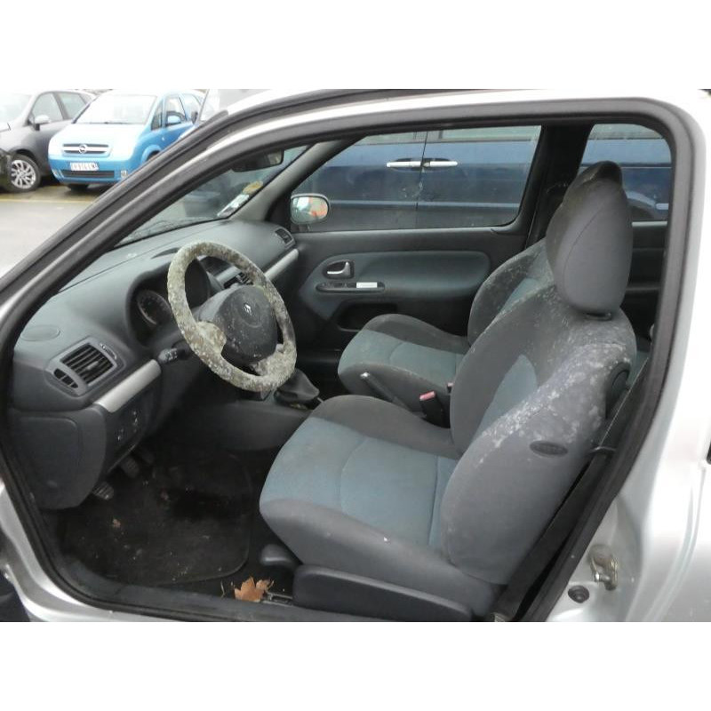 Vitre avant gauche RENAULT CLIO 2 Photo n°6