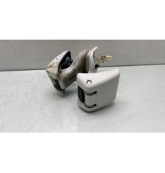 Charniere de porte de coffre gauche OPEL VIVARO 3 Photo n°1