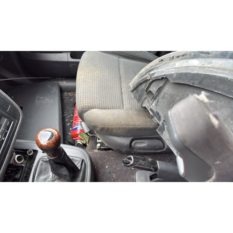 Vitre avant gauche SEAT ALHAMBRA 1 Photo n°20