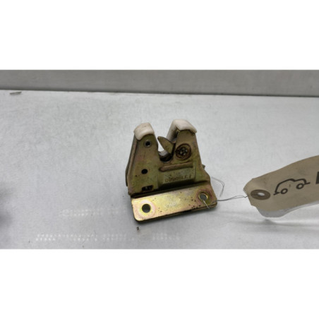 Serrure de coffre PEUGEOT 205