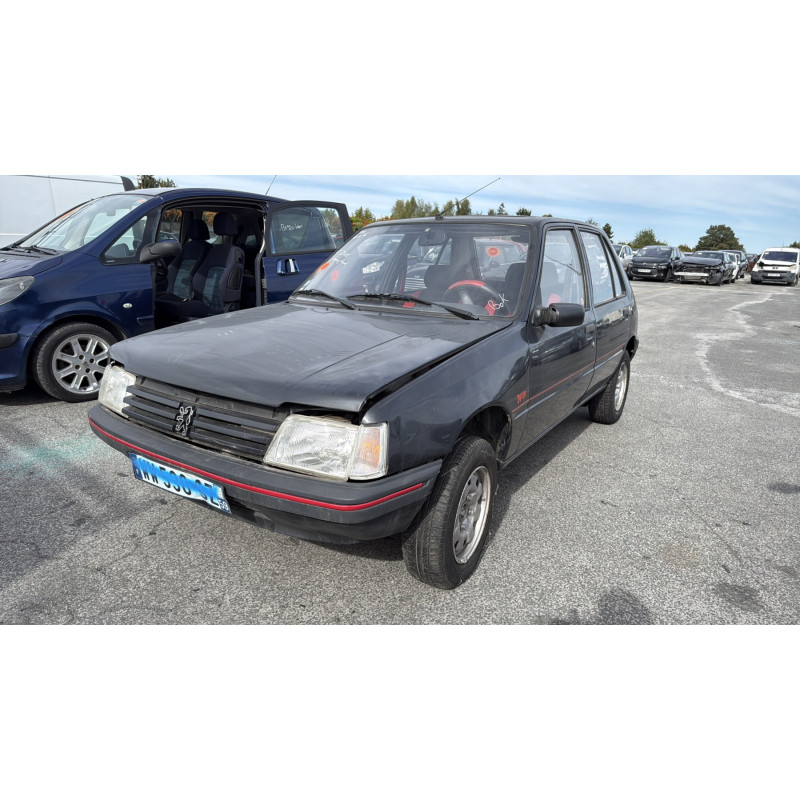 Verin de coffre PEUGEOT 205 Photo n°5