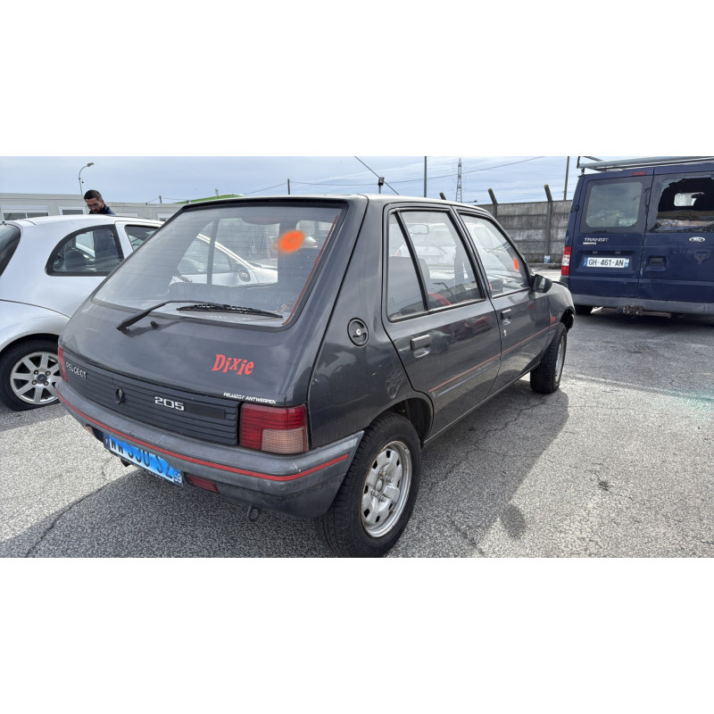Verin de coffre PEUGEOT 205 Photo n°7