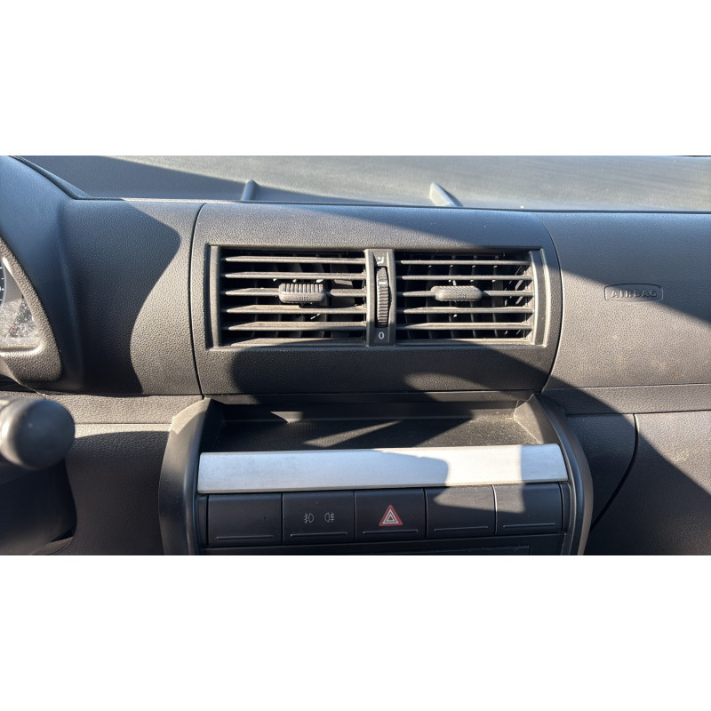 Anti brouillard droit (feux) VOLKSWAGEN FOX Photo n°20