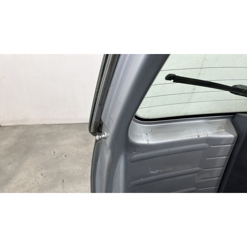 Malle/Hayon arriere VOLKSWAGEN FOX Photo n°9