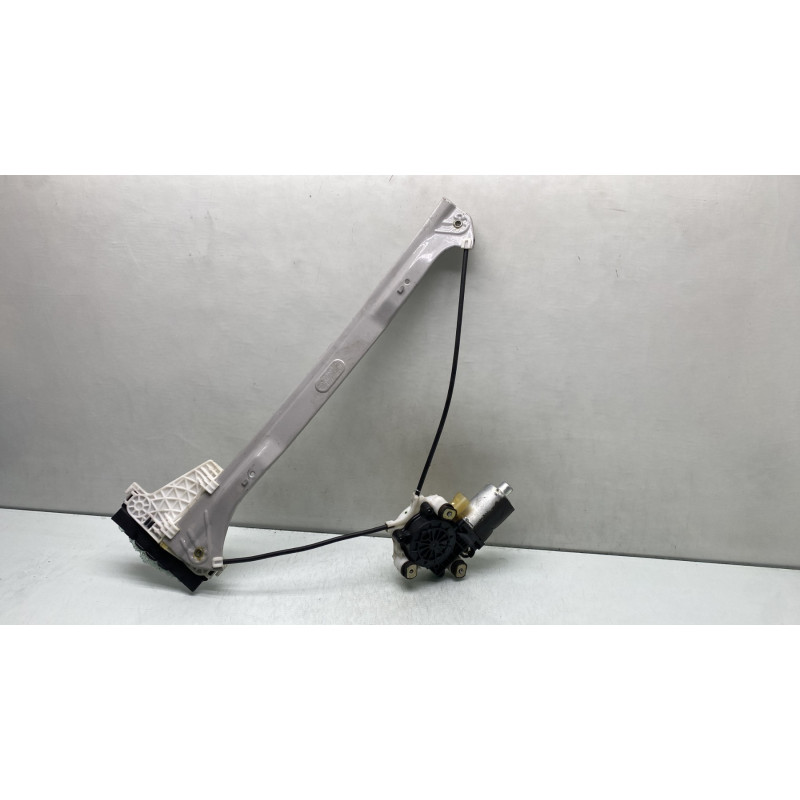 Leve vitre electrique avant droit VOLKSWAGEN FOX Photo n°4