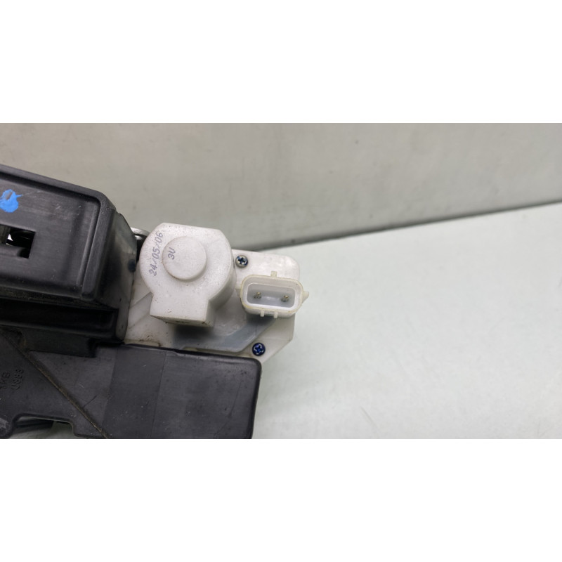 Serrure avant droit VOLKSWAGEN FOX Photo n°4