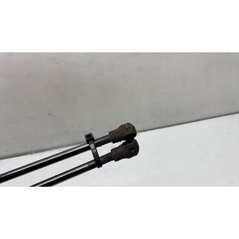 Verin de coffre PEUGEOT 308 1 Photo n°4