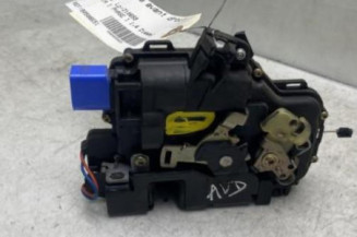 Serrure avant droit SKODA FABIA 1