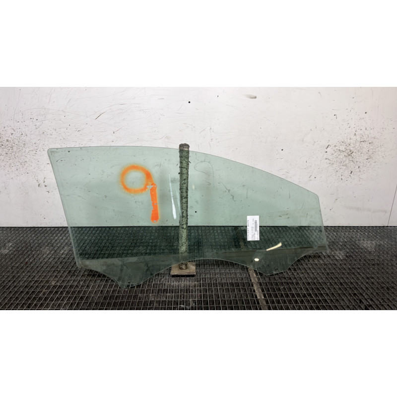 Vitre avant gauche CITROEN C2 Photo n°4