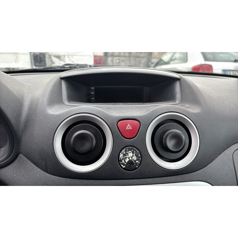 Vitre avant gauche CITROEN C2 Photo n°19