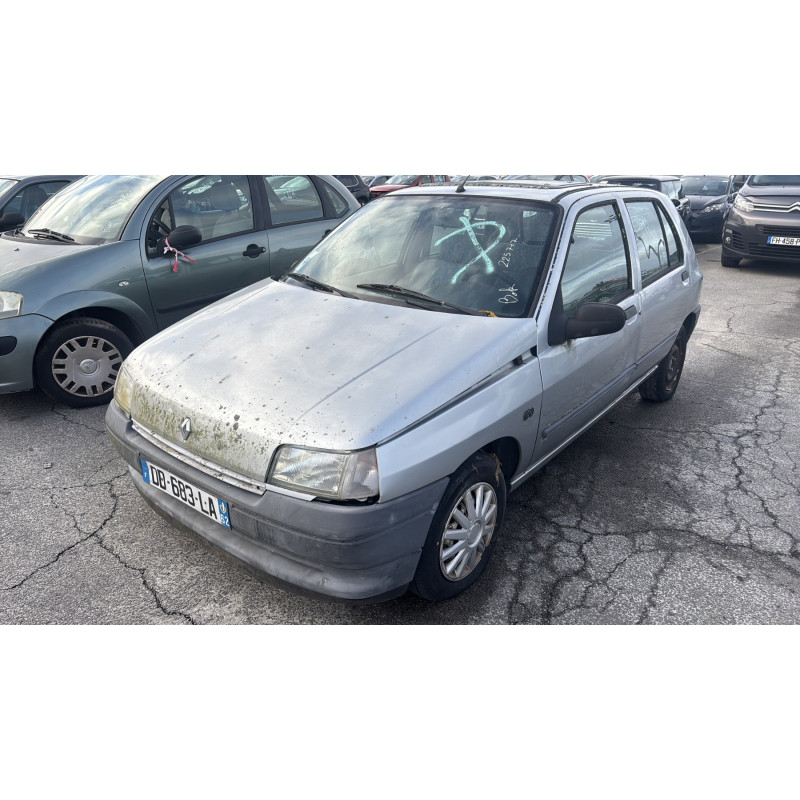 Feu arriere principal droit (feux) RENAULT CLIO 1 Photo n°4
