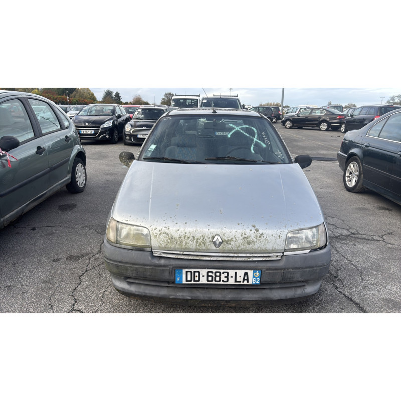Feu arriere principal droit (feux) RENAULT CLIO 1 Photo n°11