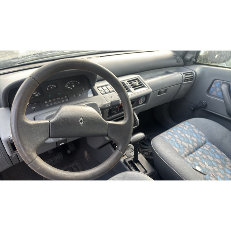 Feu arriere principal droit (feux) RENAULT CLIO 1 Photo n°15