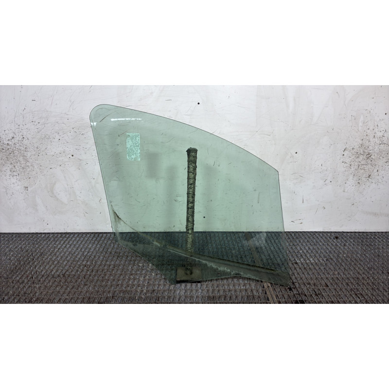 Vitre avant gauche PEUGEOT PARTNER 2 Photo n°4