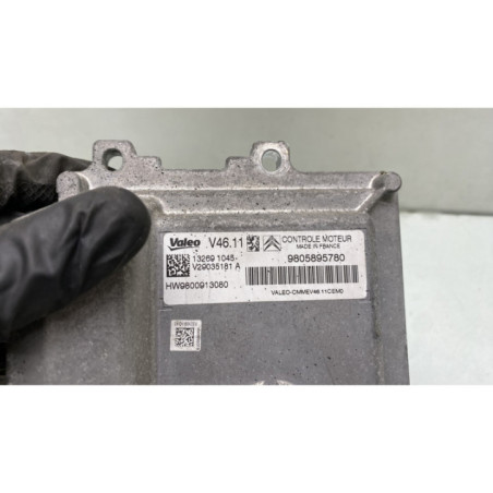 Calculateur moteur PEUGEOT 208 1
