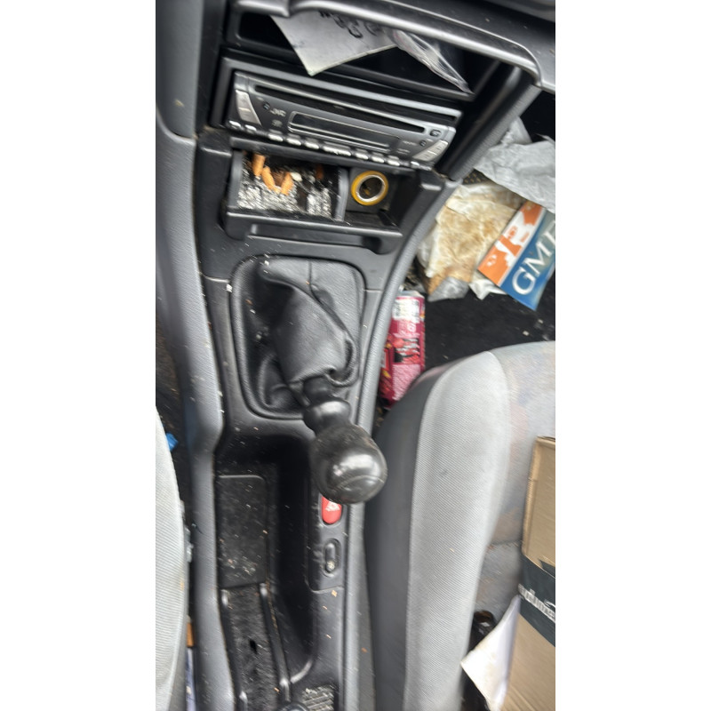 Vitre arriere gauche RENAULT LAGUNA 1 Photo n°20