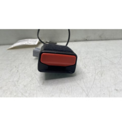 Attache ceinture avant gauche PEUGEOT 208 1
